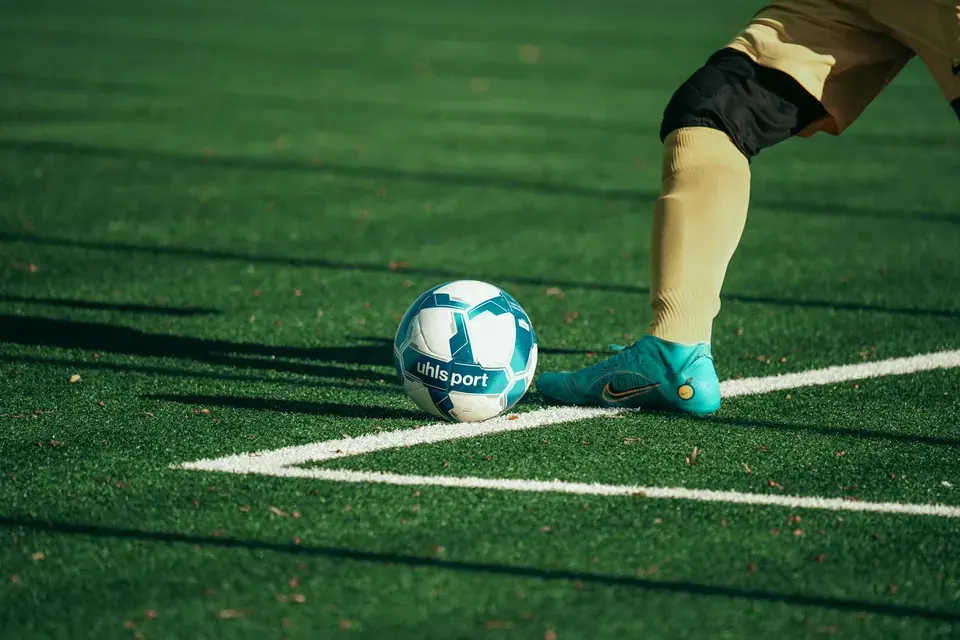 Academy vs Youth League Standards: A Comparative Analysis of Liverpool FC’s Development Pathway