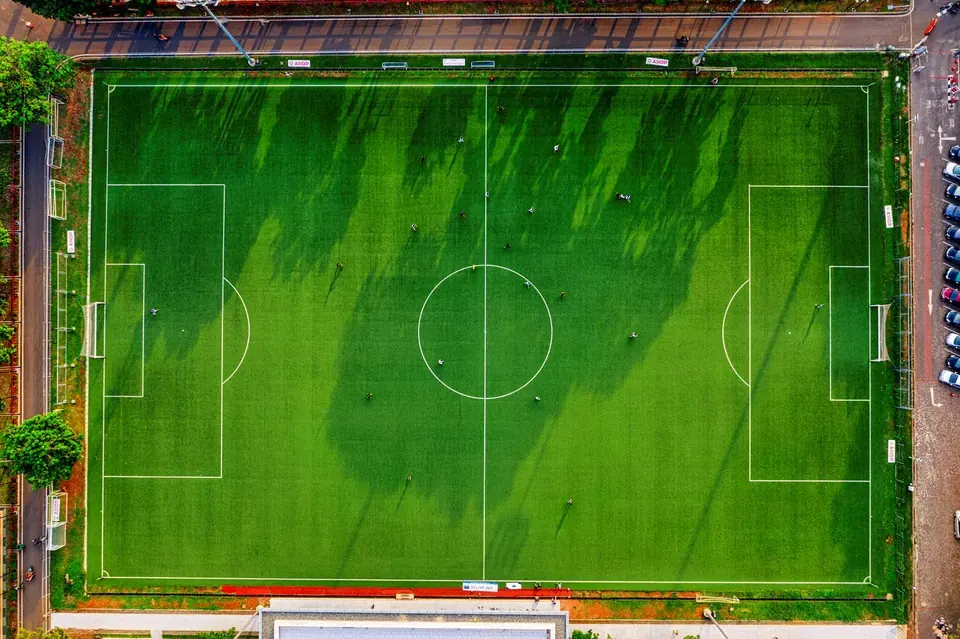 How to Analyze Full-Back Overlaps Like a Tactical Scout: A Liverpool FC Fan’s Guide