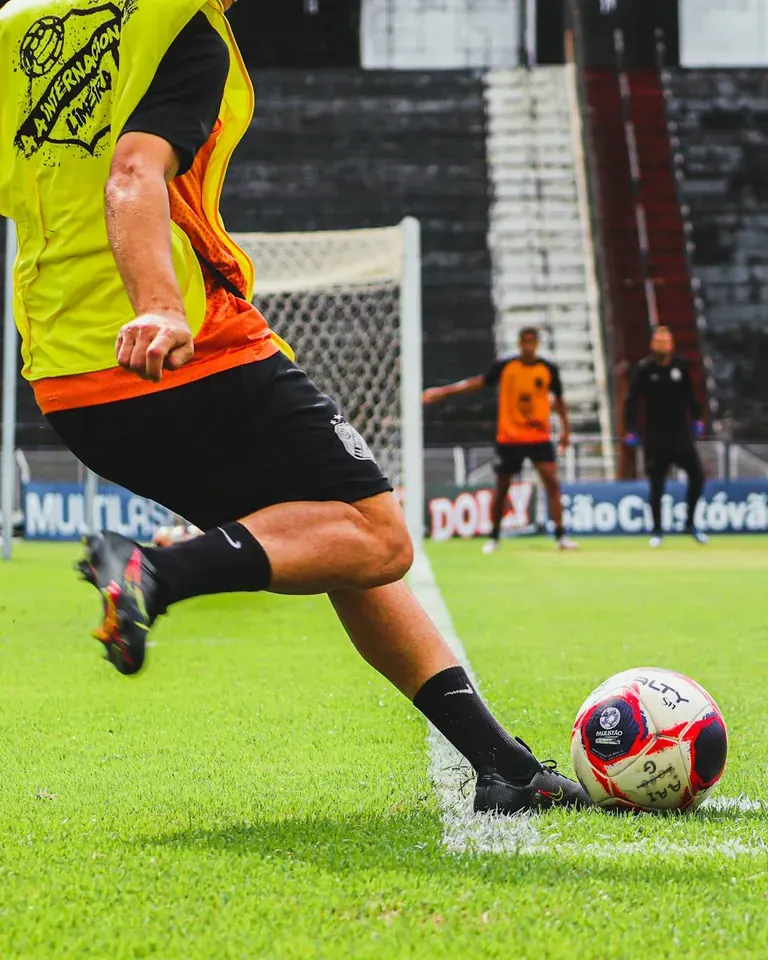 In-Game Adjustments: When the Plan on Paper Meets the Reality on the Pitch