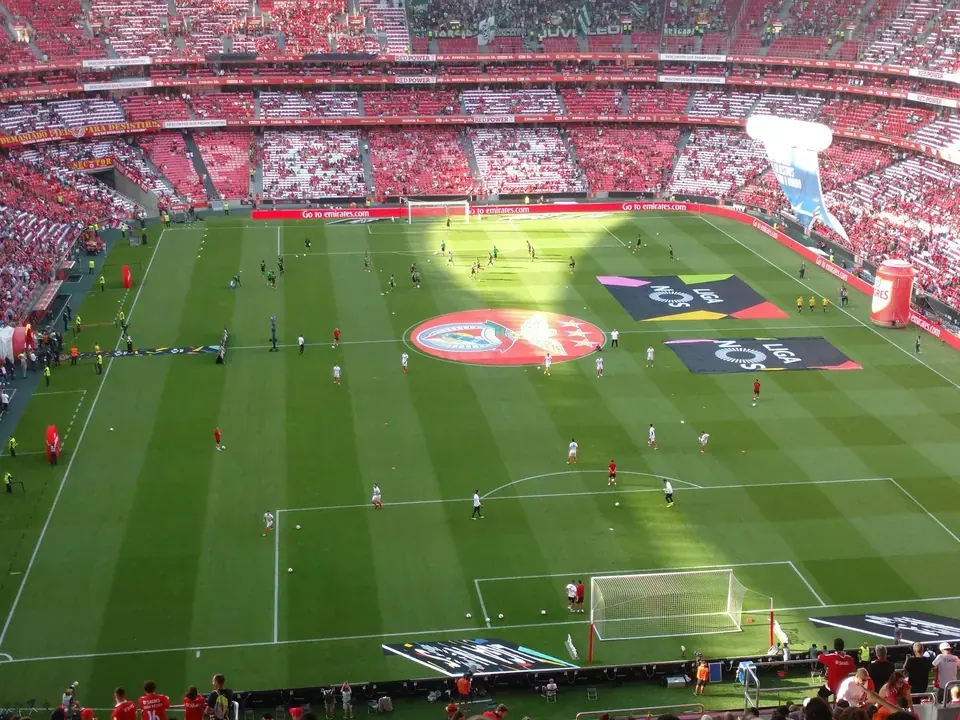 Manchester United Transfer Window Strategy: A Sceptical Look at the Theatre of Dreams
