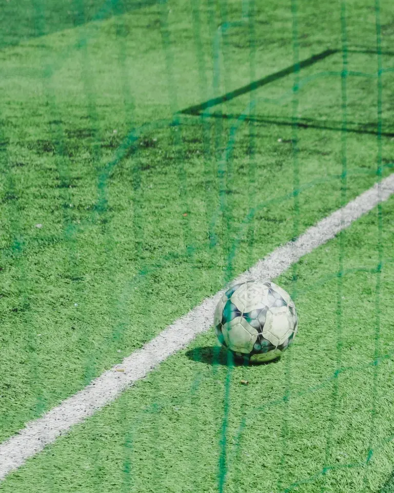 Switch of Play Tactics to Stretch Defenses